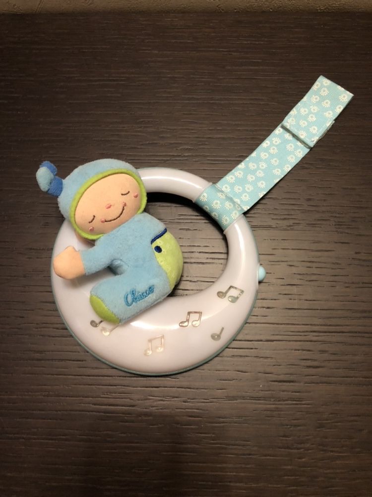 Игрушка-подвеска Good night Moon Chicco луна ночник музыкальная