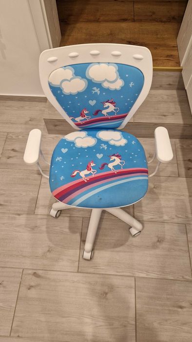 Krzeslo obrotowe ministyle white pony dla dziecka