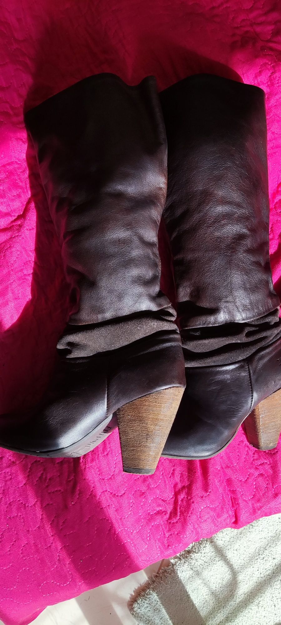 Botas de cano alto castanho 35
