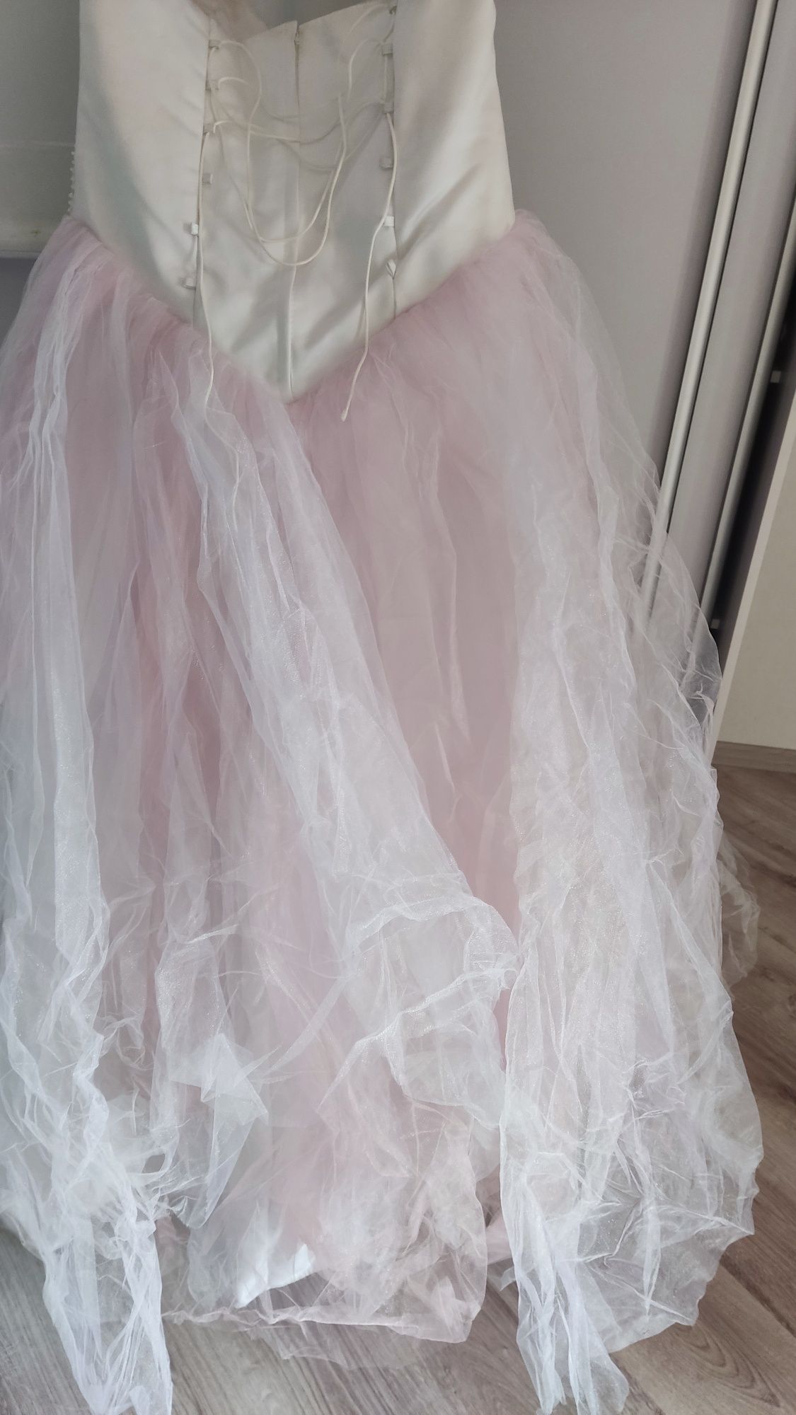 весільні плаття  сукні