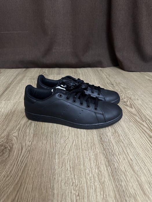 Продам шкіряні кррсівки Lonsdale