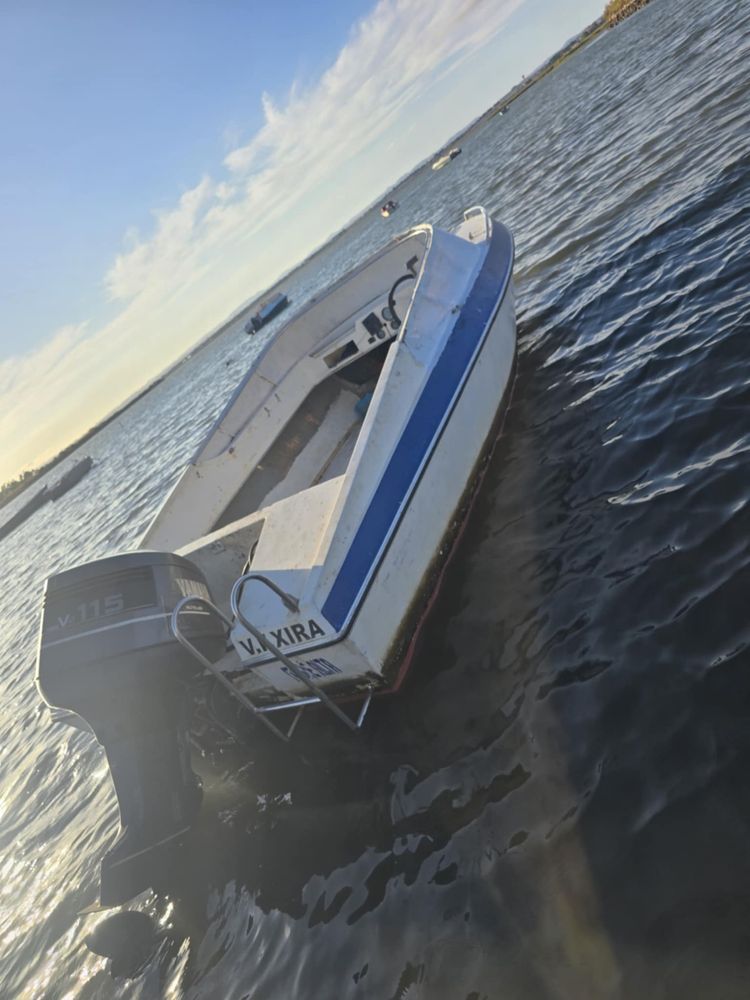 Vendo barco riamar com motor yamaha 115cv V4 2 tempos