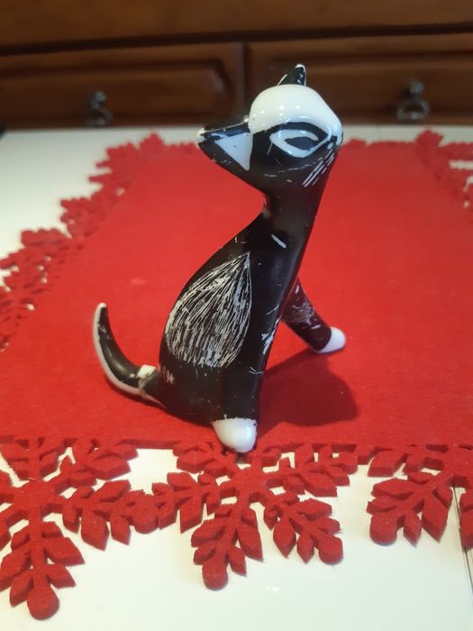 Figurka Kot Bogucice uszkodzona lata 60-te