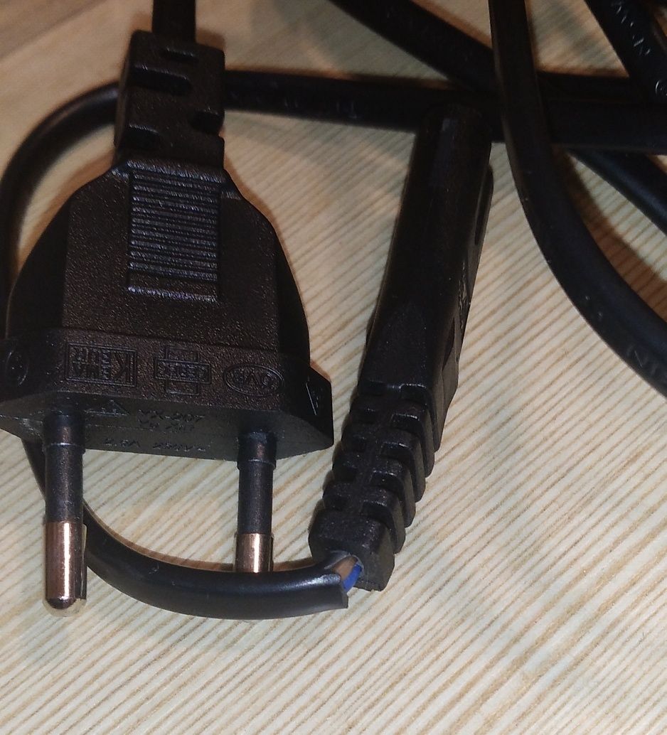 Zasilacz uniwersalny do laptopa 65W Natec Temera 8 końcówek.
