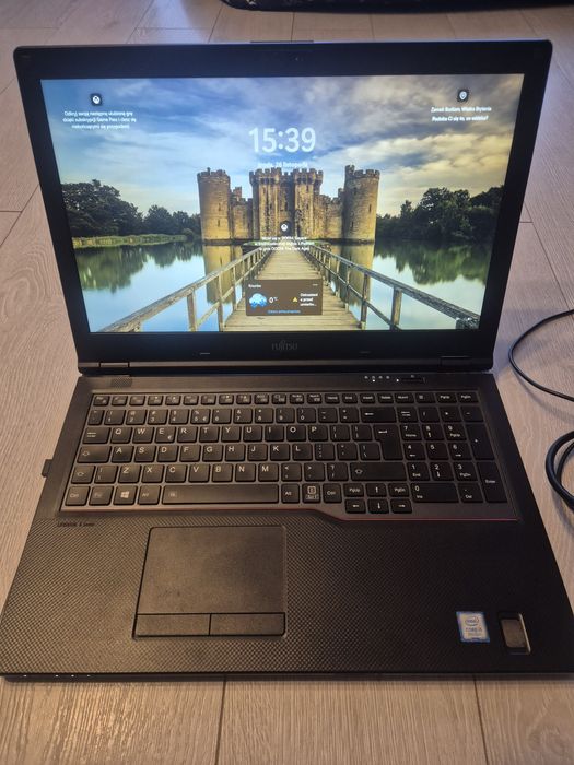 Laptop Lifebook Fujitsu E559 15,6/i5/8GB/256GB/ idealny stan biurowy