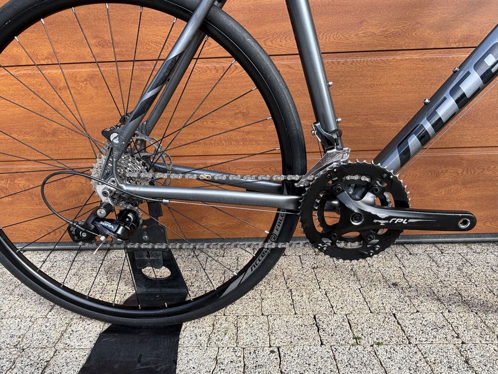 Gravel Accent Falcon