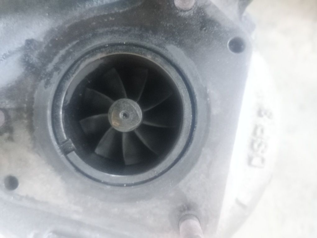 Turbosprężarka GTB2260U komplet z kolektorem wydechowym 1.9tdi!