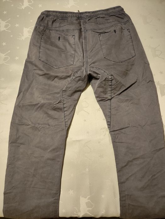 Sprzedam męskie spodnie joggery rozmiar M