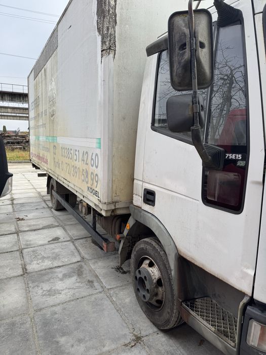 На ходу ( підтікає гідроборт )