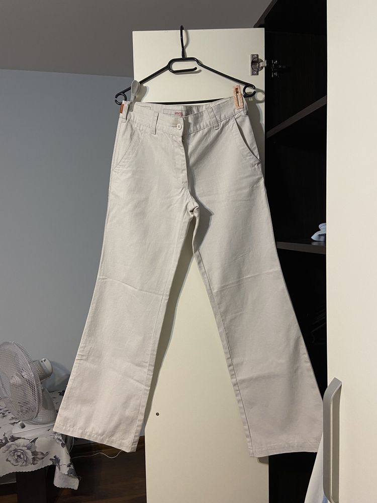 białe spodnie wide leg szerokie nogawki vintage średni stan