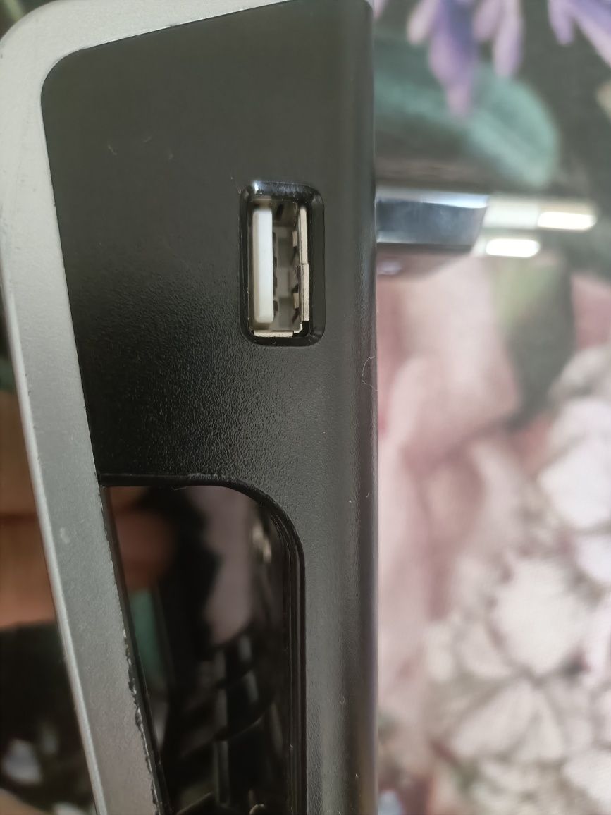 Ładowarka Varta LCD Plus 57677 v2