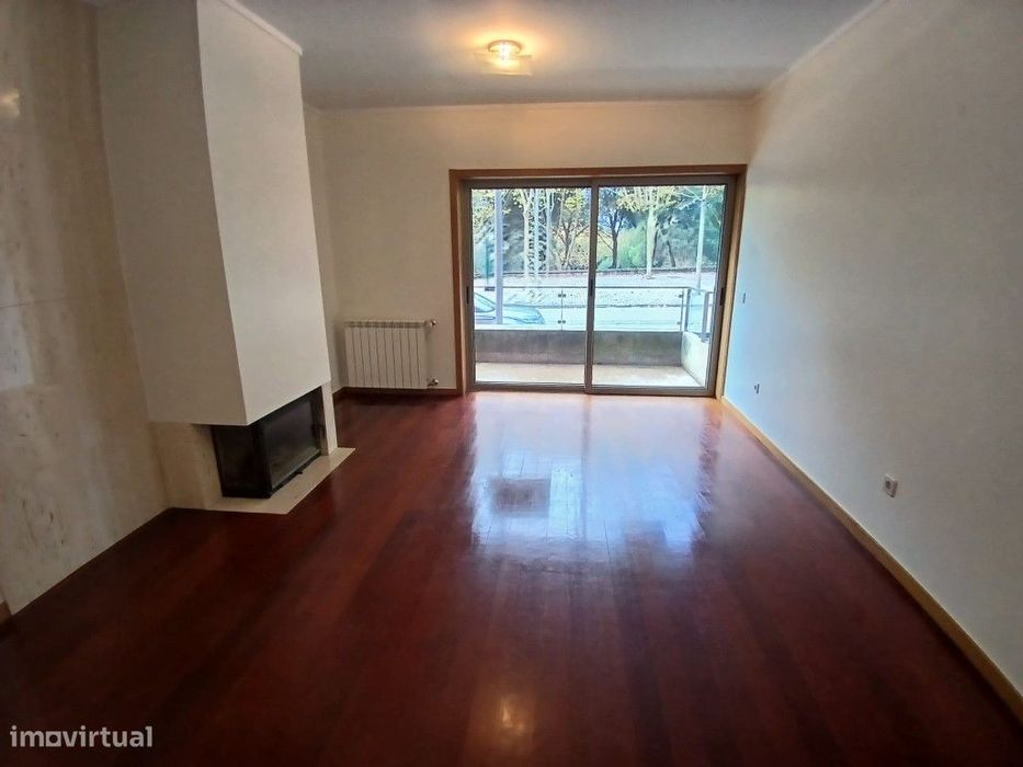 Apartamento T1 para Arrendar - Parque Cidade