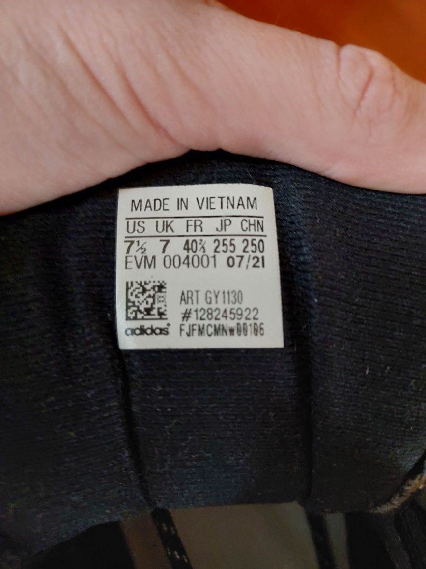 Оригінальні кросівки adidas Ozrah 41 розмір