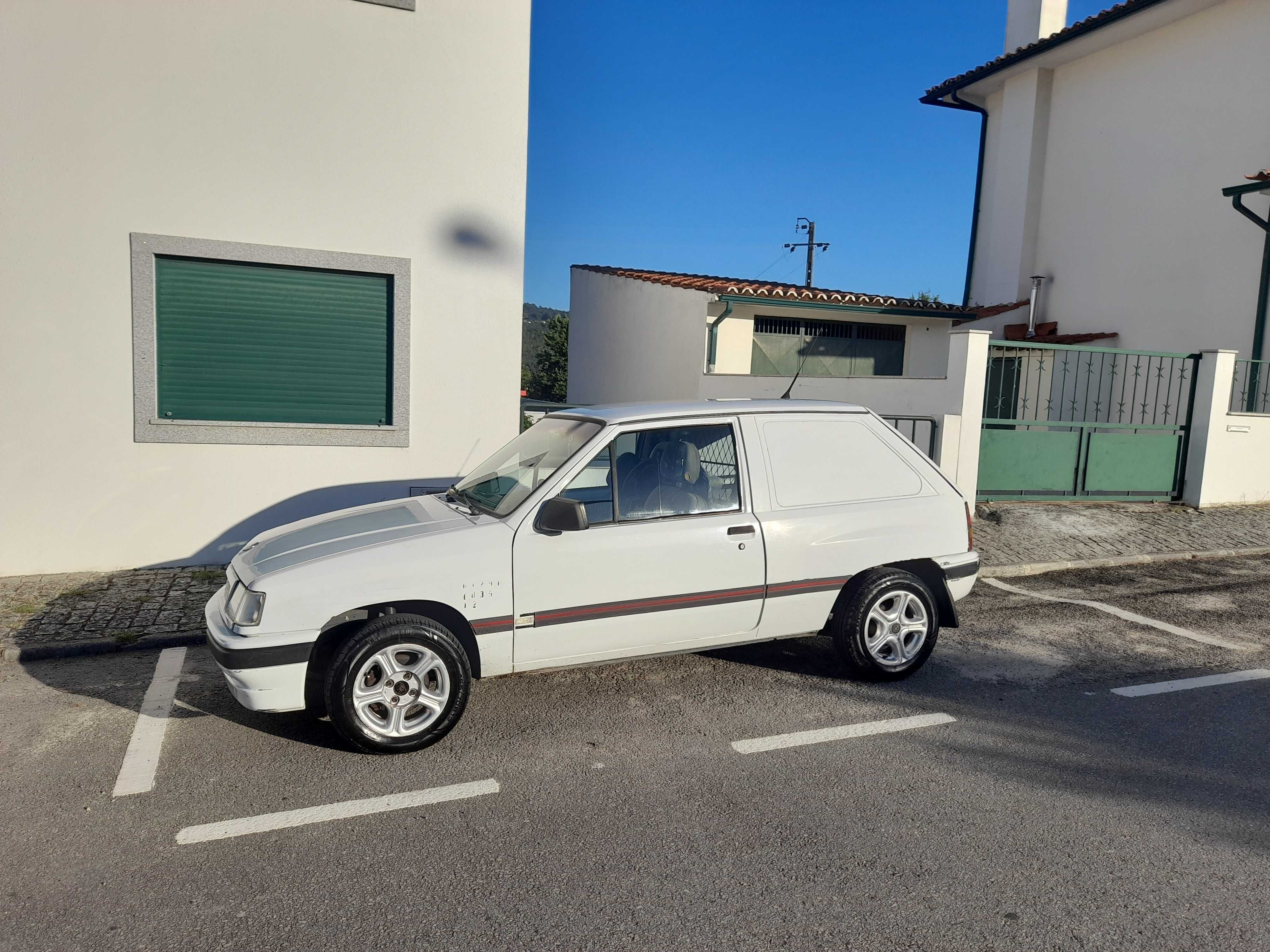 Opel corsa 1.5 D 2 lugares