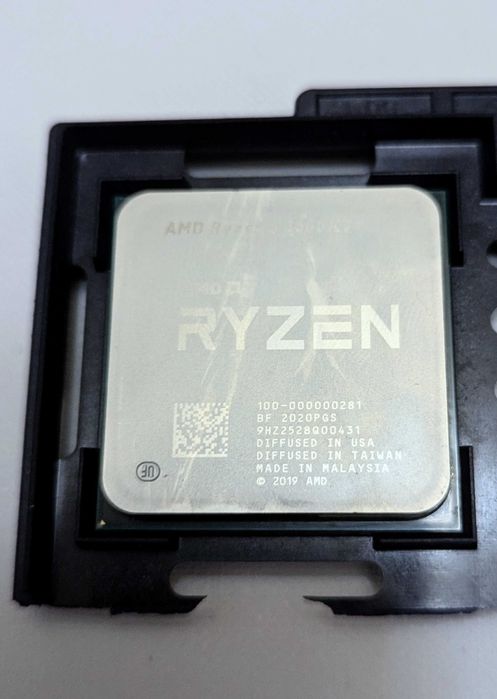 Процесор ryzen 5 3600XT 6 Core