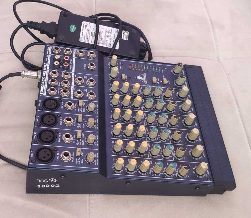 Мікшерний пульт Behringer eurorack model MX 802A