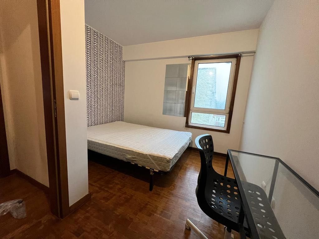 Quarto para arrendar na Foz do Douro