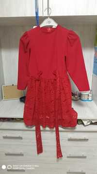 Червона сукня 146 см