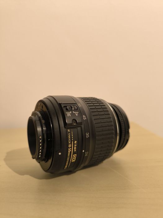 Objectiva Nikkor 18-55 mm f/3.5-5.6 G ED II