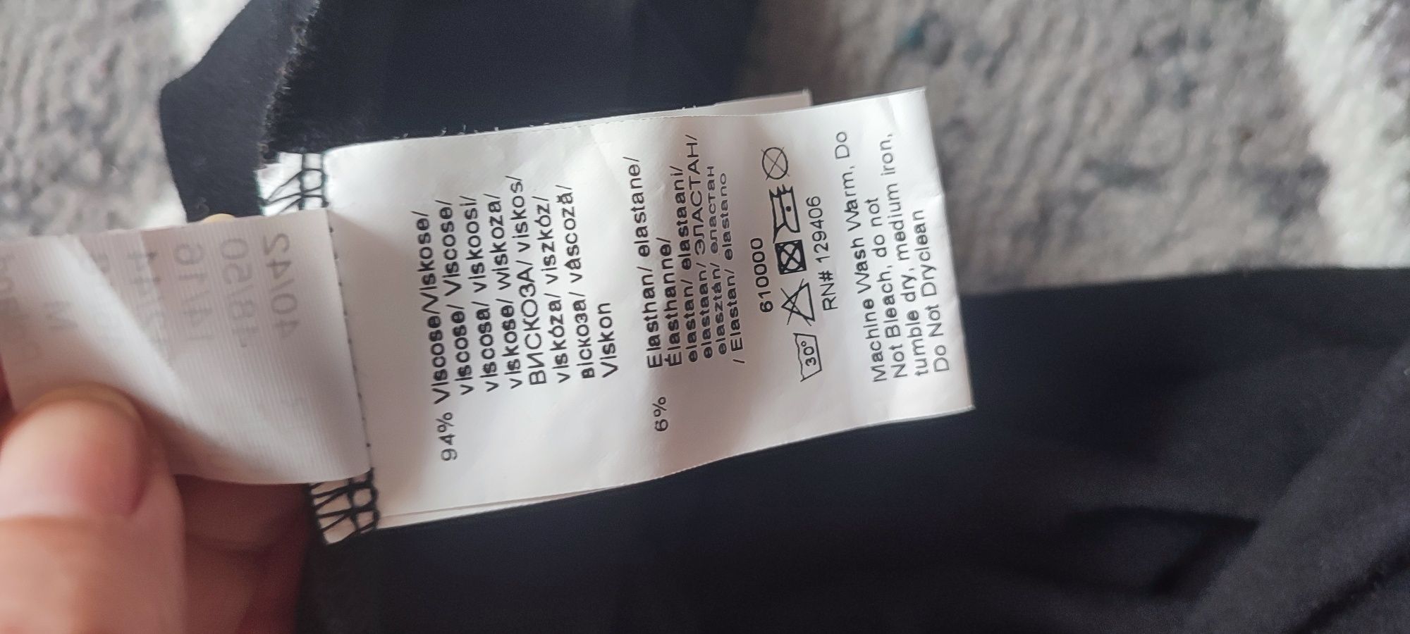Czarna sexsowna sukienka MIDI M/L