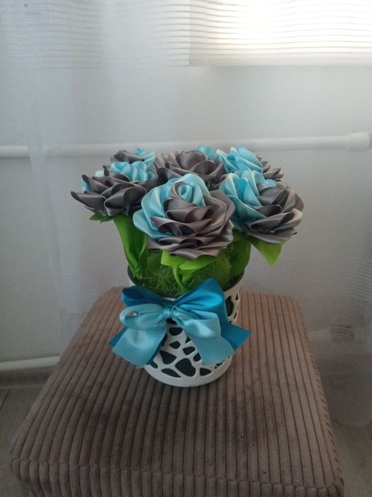 Композиція з троянд "Срібний серпанок"