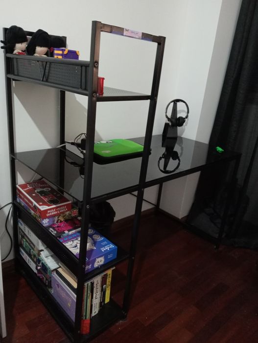 Secretária metálica com vidro