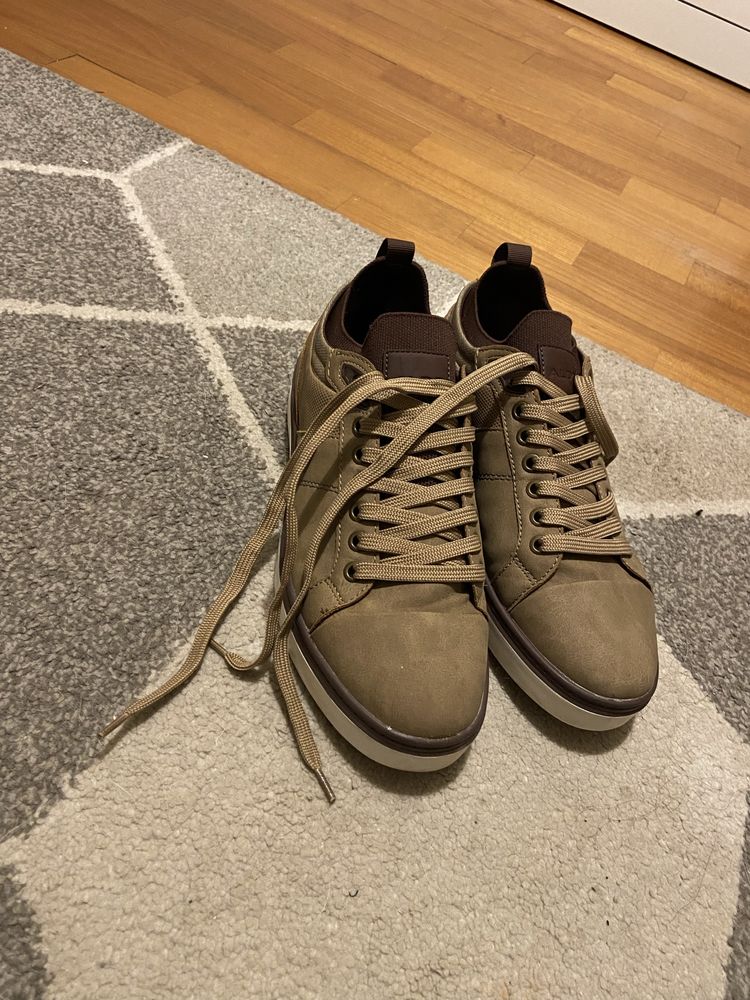 Sapatos novos Aldo