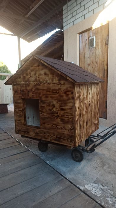 Продам будку для собак