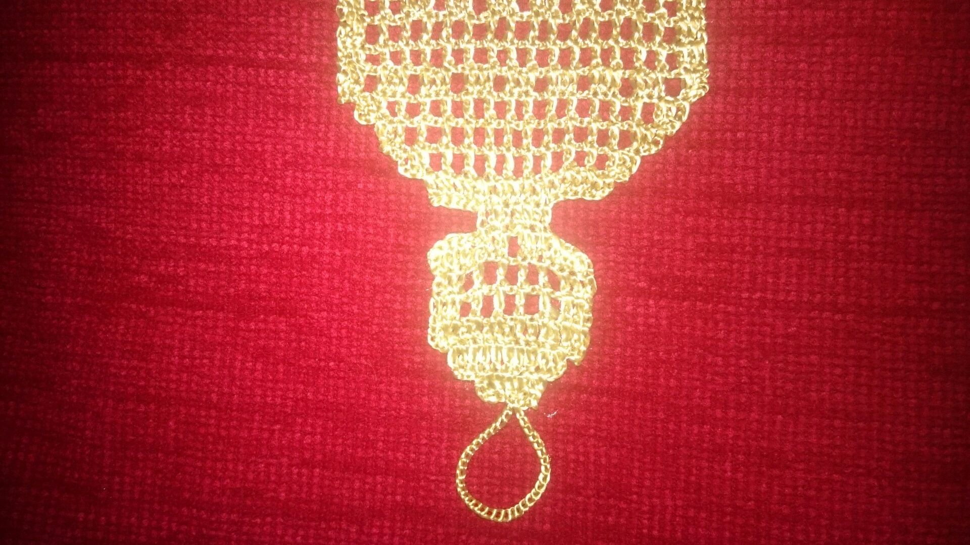 Dzwonek duży 24 cm na szydełku złoty do zawieszenia w oknie ozdoba