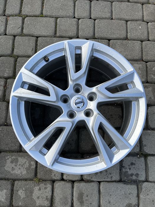 Alufelgi 5x108 18 cali Volvo XC90 S40 V40 xc60 v60 v90 v70 otwór 67.1