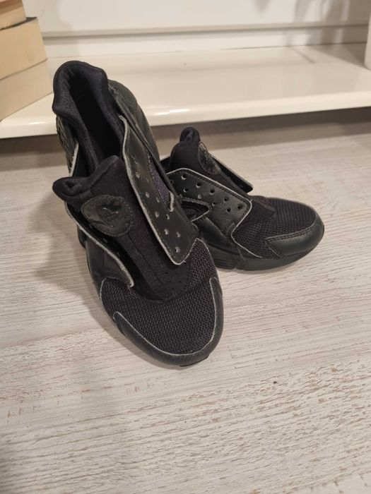 huarache nike czarne dla dziewczynki