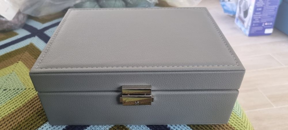 Vendo caixa de jóias Temu