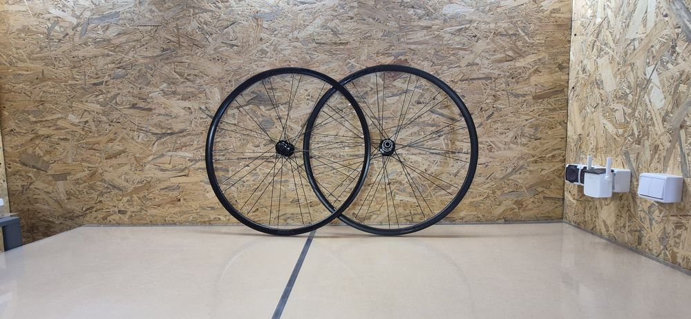 Koła.  Merida Expert Disc . Gravesa , szosa.