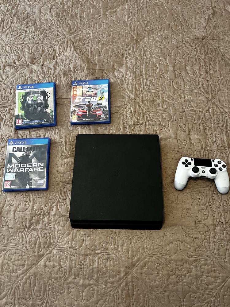 Ps4 slim 500gb com 3 jogos