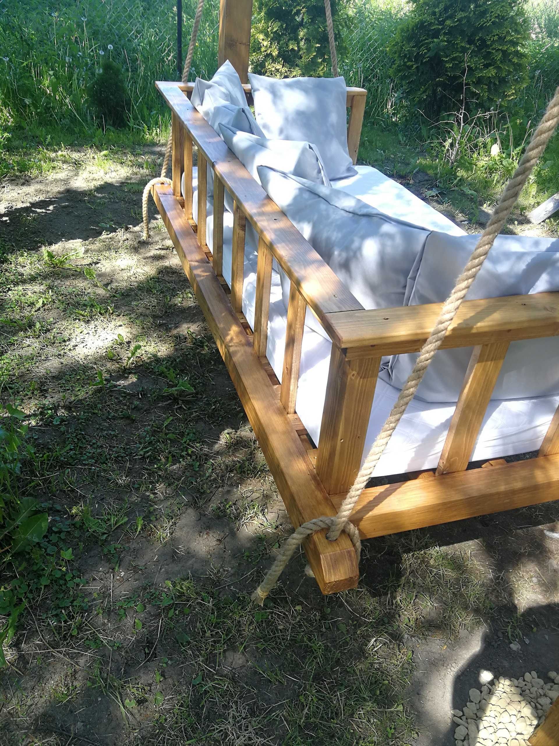 Huśtawka ogrodowa, łóżko ogrodowe, bujanka do altanki.