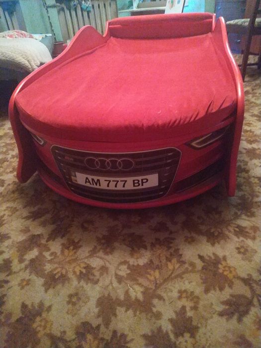 Продам детскую кровать авто