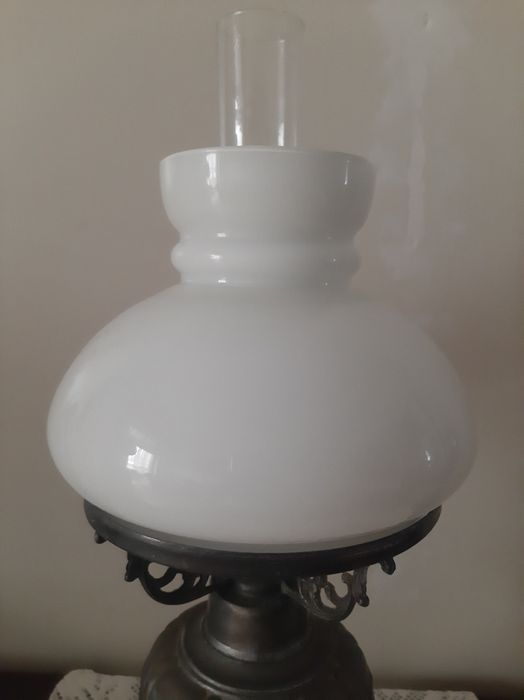 Candeeiro de mesa em estanho