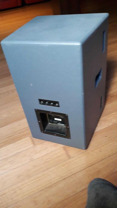 Coluna som RCS_Audio QRF 210