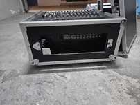 Mesa de Mistura Behringer Xenyx QX2442USB