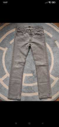 Szare spodnie jeansy proste