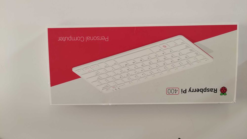 Raspberry Pi 400 – 4GB RAM + microSD 64GB