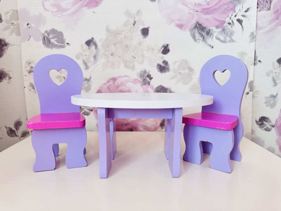 Drewniane meble do domku dla lalki, krzesło stolik
