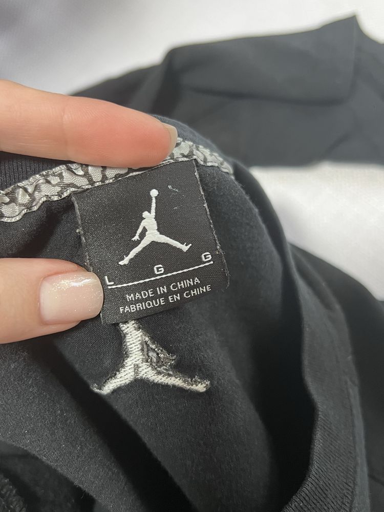 Продам футболку Nike
