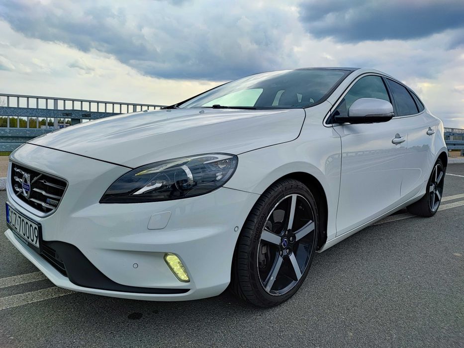 Volvo V40 D4 R-Design