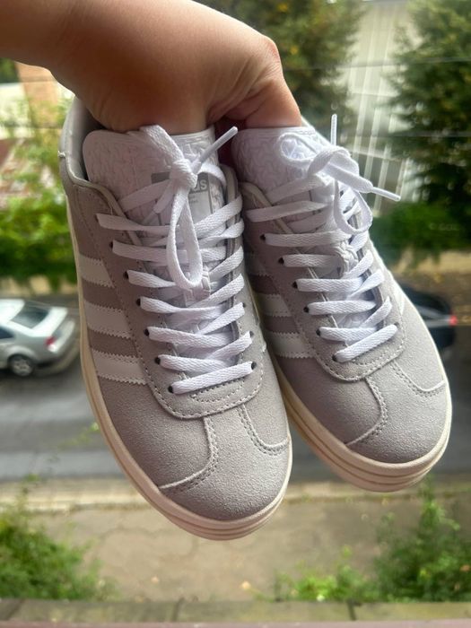 Женские кроссовки adidas gazelle bold