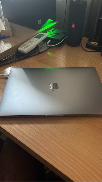 Macbook 2019 i7 16Gb Ram 512Gb