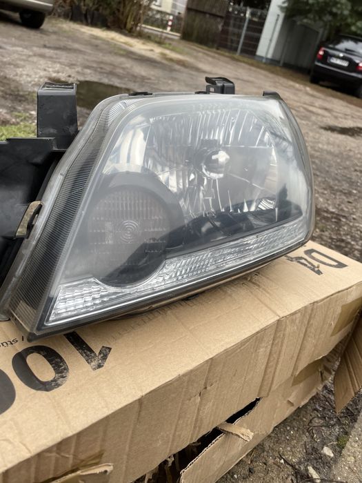 mitsubishi outlander lampa lewa przód