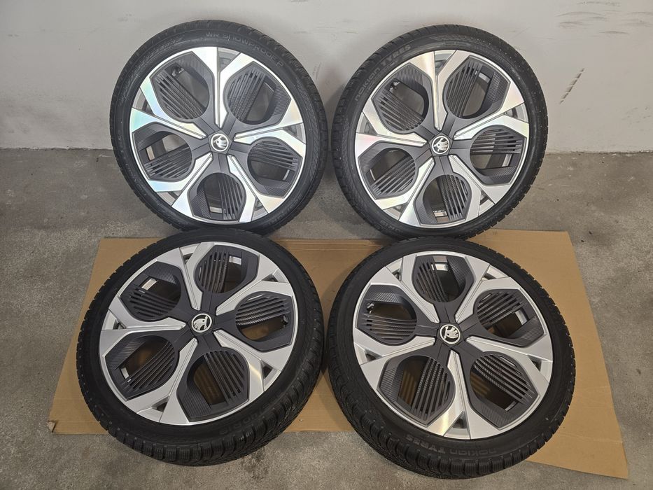 Koła zimowe Skoda Octavia RS IV polift 225/40 R19 Nokian Nowe,demo