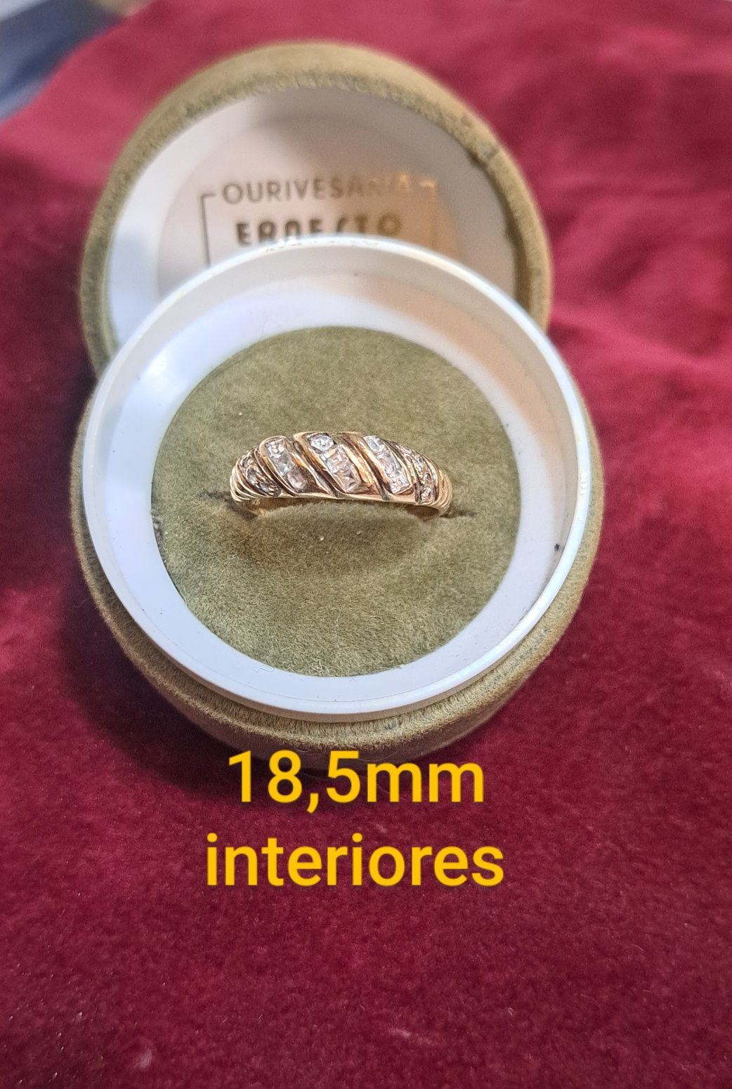 Aneis vintage em prata dourada.