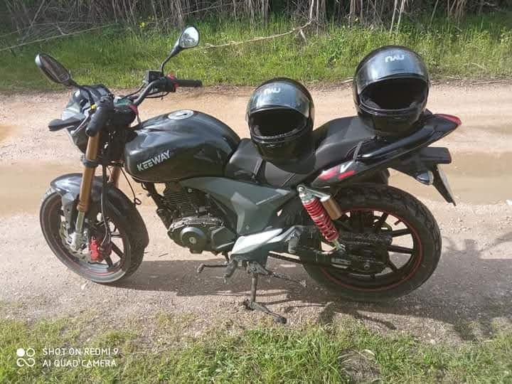 Mota 125  vendo ou troco
